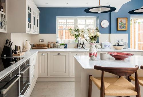 Красочный интерьер чисто английского таунхауса в Лондоне 04