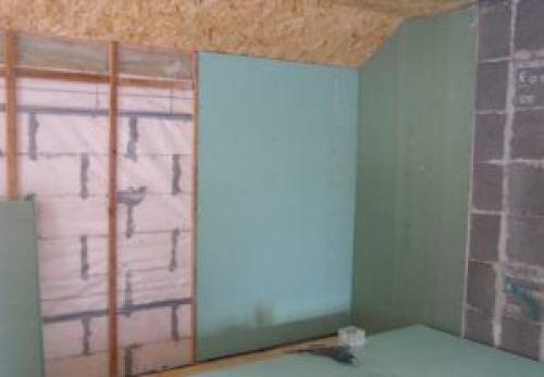 Чем закрыть пеноблок. Чем отделать стены из пеноблоков внутри дома?