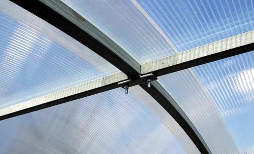 Крепление поликарбоната к обрешетке. Как крепить поликарбонат в профиль на металлический каркас