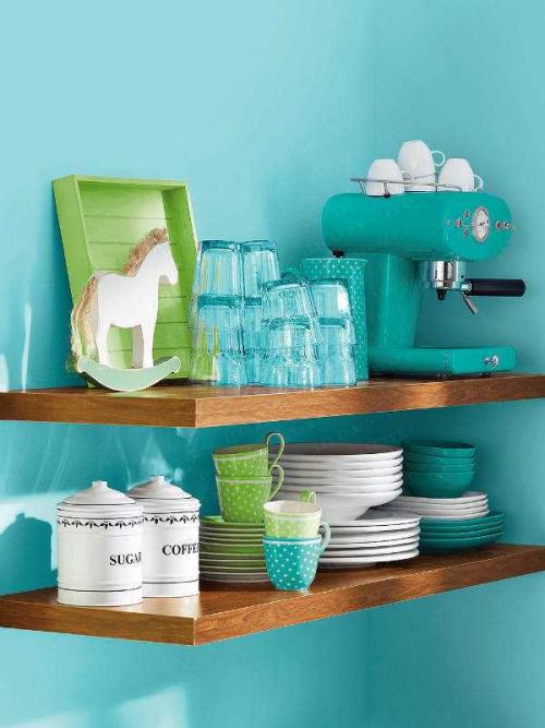 Маленькая яркая кухня 03