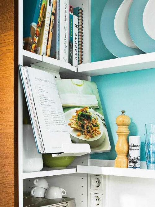 Маленькая яркая кухня 02