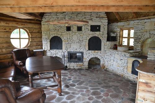 Идеи для беседки с мангалом. Закрытые беседки с мангалом барбекю и печкой: современный дизайн в фото-идеи 02