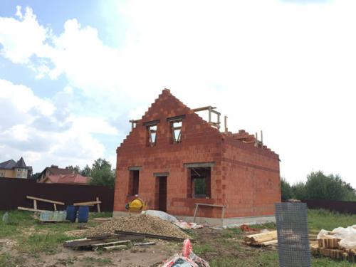 Как обшить фронтон деревянного дома. Материалы для обшивки стен чердака