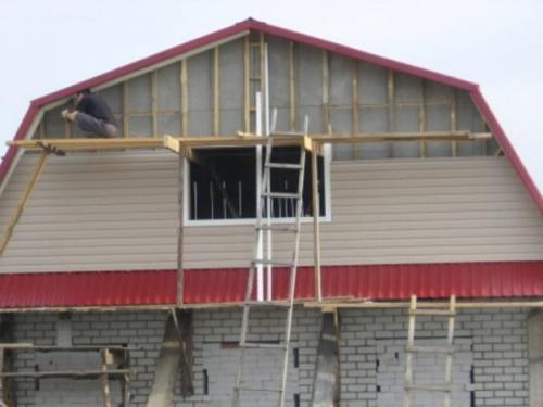 Как обшить фронтон деревянного дома. Материалы для обшивки стен чердака