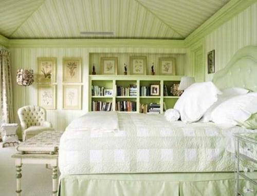 Полосатые обои в спальне 14