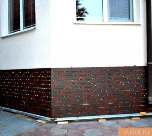 Плитка для облицовки фундамента. Особенности плиточной цокольной облицовки 03 Плитка для облицовки фундамента. Особенности плиточной цокольной облицовки 03
