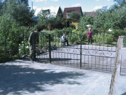 Как оформить въезд на участок. Как сделать въезд на участок — этапы обустройства заезда, а также установление подпорных стенок! (фото и видео)