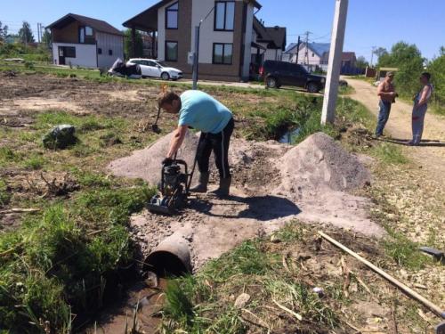 Как оформить въезд на участок. Как сделать въезд на участок — этапы обустройства заезда, а также установление подпорных стенок! (фото и видео)