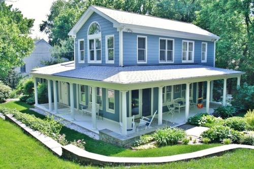 Цвет фасада дома с коричневой крышей. Сочетания