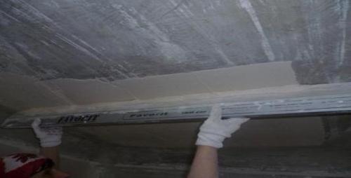 Ремонт штукатурки потолков. Штукатурка потолка своими руками — особенности проведения работ 04