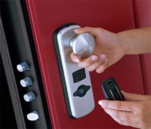 Замок с кодом на входную дверь. Преимущества и особенности кодового замка