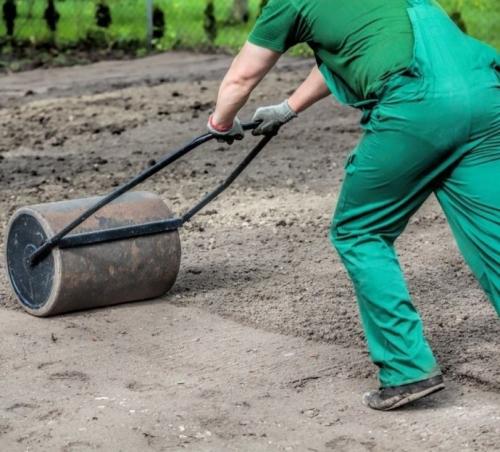 Неровный участок, как выровнять. Выровнять участок своими руками — подробная инструкция, советы экспертов и обзор технологий для быстрого и эффективного выравнивания земли (140 фото)