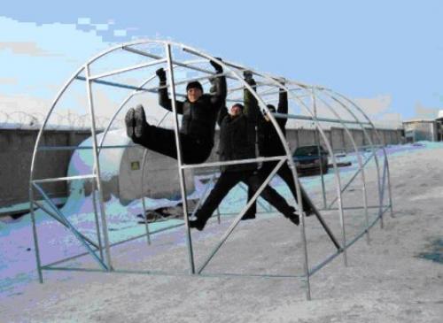 Как покрыть теплицу поликарбонатом своими руками. Правила покрытия теплицы поликарбонатом 02