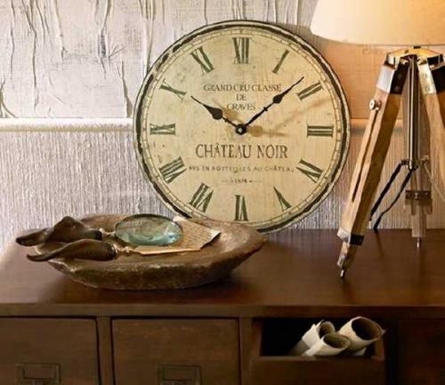 Старинные часы в интерьере 10