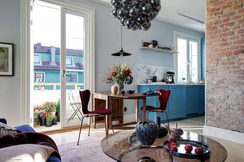 Красивый скандинавский интерьер в оттенках синего (47 кв. м) 06