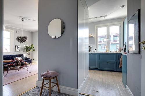 Красивый скандинавский интерьер в оттенках синего (47 кв. м) 24