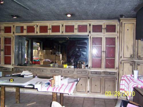 Легкая кухня в одном американском доме 07