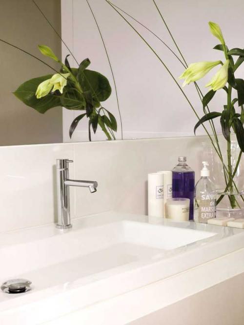 Ванные с окном 01