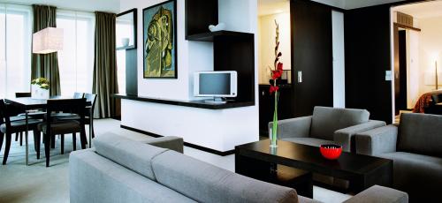 Современный стиль хай тек: как создать технологичный интерьер 07