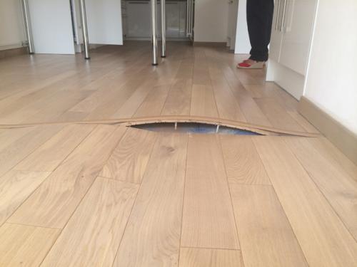 Как убрать вздутие ламината утюгом. Как починить ламинат, если он «вспух»?