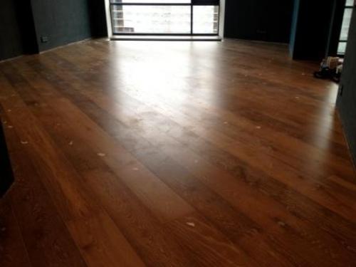 Как выпрямить паркетную доску. Как убрать вмятины на паркете