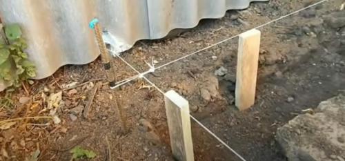 Бетонная отмостка вокруг дома своими руками. Закладка дополнительных материалов 05 Бетонная отмостка вокруг дома своими руками. Закладка дополнительных материалов 05