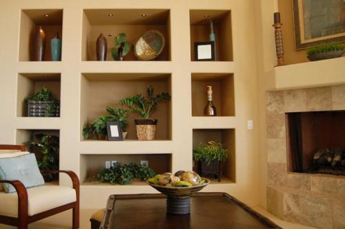 Как выбрать мебель или полки для оформления пустой стены. Настенные полки в интерьере: 95 красивых идей