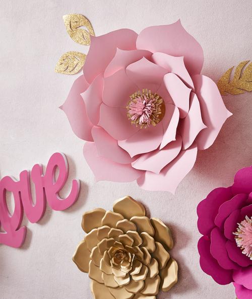 Как создать бумажные цветы для комнаты. Мастер-класс: объемные цветы для украшения стены своими руками