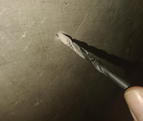 Как повесить полку в бетонную стену. Крепление на бетонной стене без перфоратора, обычной дрелью без удара