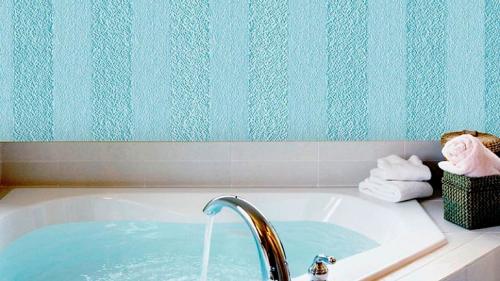 Как правильно покрасить обои из стекловолокна. Особенности стеклообоев под окраску 05