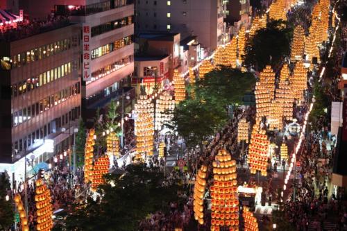 Творим шедевры из бумаги: как украсить комнату своими руками 17