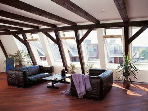 Как можно украсить потолок в комнате. Мансарда