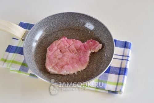 Как приготовить отбивные из свинины. Свиная отбивная в кляре 05 Как приготовить отбивные из свинины. Свиная отбивная в кляре 05