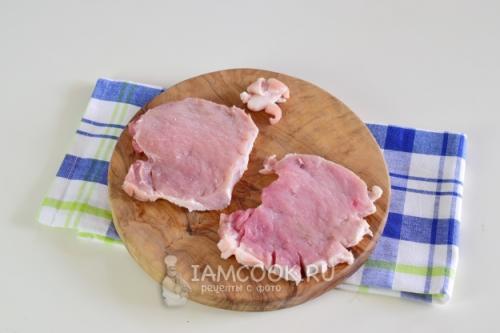 Как приготовить отбивные из свинины. Свиная отбивная в кляре 02 Как приготовить отбивные из свинины. Свиная отбивная в кляре 02