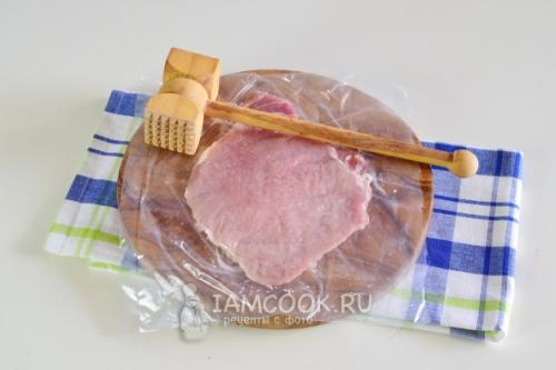 Как приготовить отбивные из свинины. Свиная отбивная в кляре 03 Как приготовить отбивные из свинины. Свиная отбивная в кляре 03