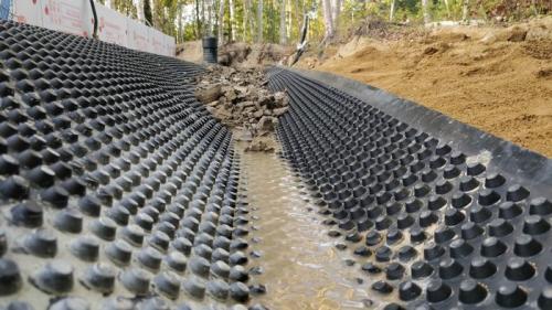 Отмостка без бетона. Герметичная отмостка дома без бетона за сущие копейки и своими руками. Planter Плантер Технониколь