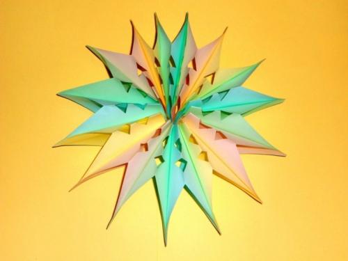 Как выбрать цветовую гамму для бумажных украшений в комнате. Украшения из бумаги своими руками: как сделать шаблон и особенности изготовления украшений (100 фото + инструкции)