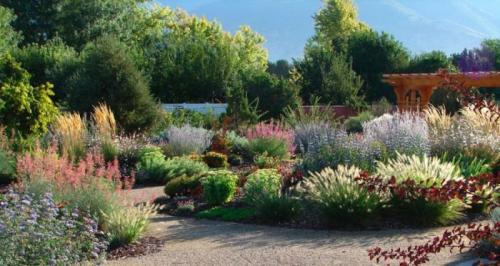 Что посадить на 15 сотках. Ландшафтный дизайн участка 15 соток – 130 фото вариантов оформления и схемы размещения основных элементов