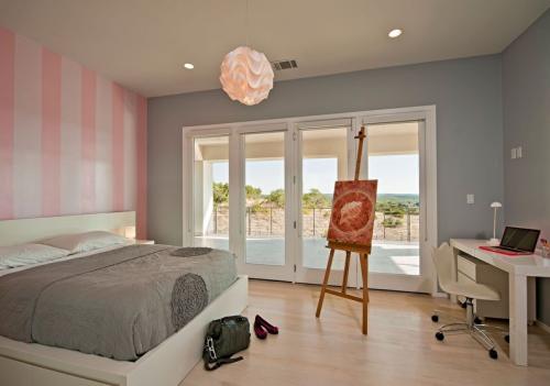 Выигрышные сочетания с серым цветом в интерьере. Серый цвет в монохромных интерьерах 07