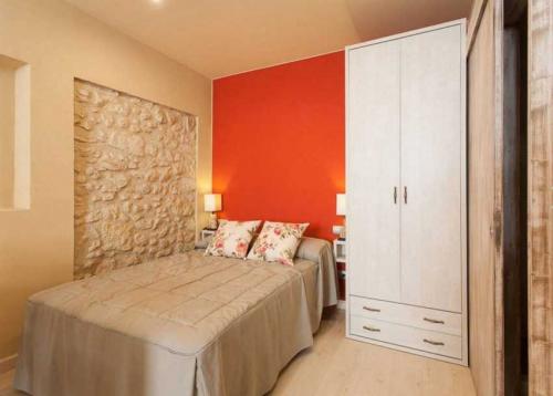 Какие обои выбрать для маленькой спальни. Дизайн маленькой спальни: 10 правил и 117 реальных примеров