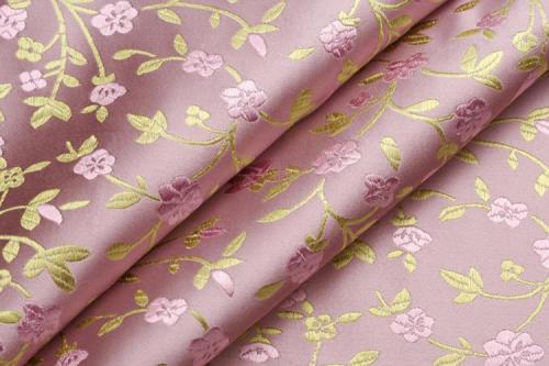 Двухцветный обои в спальню комбинированные. Виды обоев для спальни