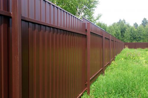 Преимущества строительства заборов в Москве и области: надежность и эстетика 03