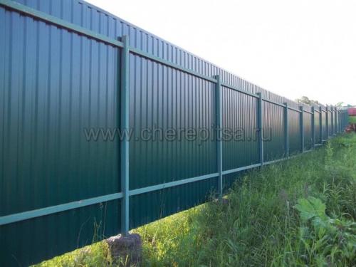 Забор из двустороннего профнастила: преимущества и особенности 01