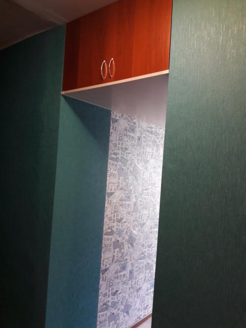 Плинтус под цвет пола, что за безвкусица. помогите с цветом плинтуса!