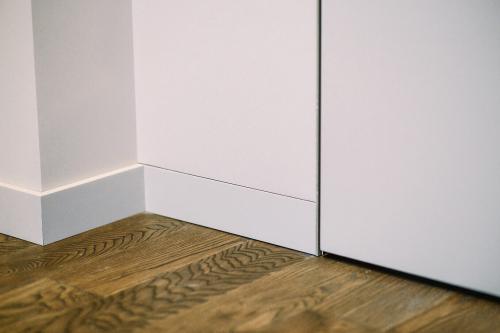 Какой плинтус выбрать для пола. Част.  Как выбрать плинтусы для пола по цвету 20