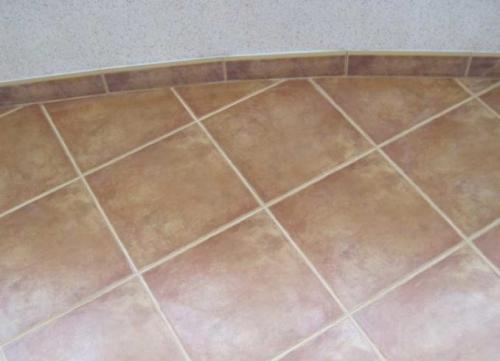 Как подобрать плинтус к плитке. Варианты плинтуса для керамогранита