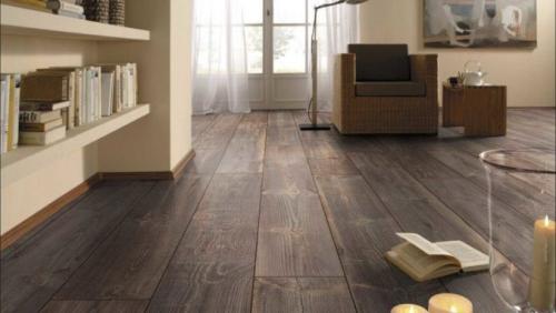 Как выбрать плинтус для пола. Как выбрать плинтус: к чему подбирать