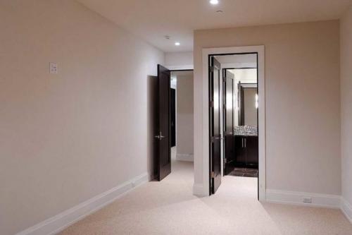 Как выбрать плинтус для пола. Как выбрать плинтус: к чему подбирать