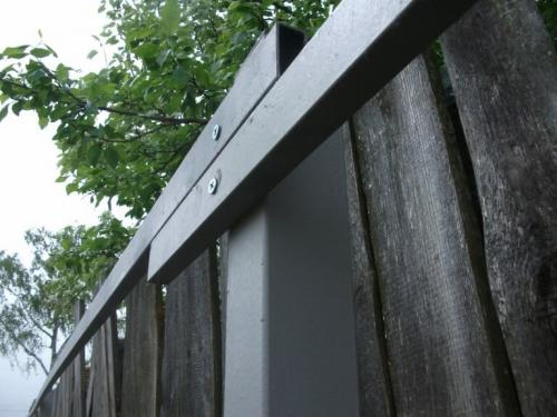 Заборы из профлиста без сварки своими руками. Забор из профнастила без сварки одним шуруповертом: плюсы и минусы 03 Заборы из профлиста без сварки своими руками. Забор из профнастила без сварки одним шуруповертом: плюсы и минусы 03