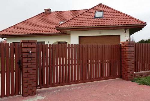 Забор из евроштакетника своими руками. Особенности евроштакетника